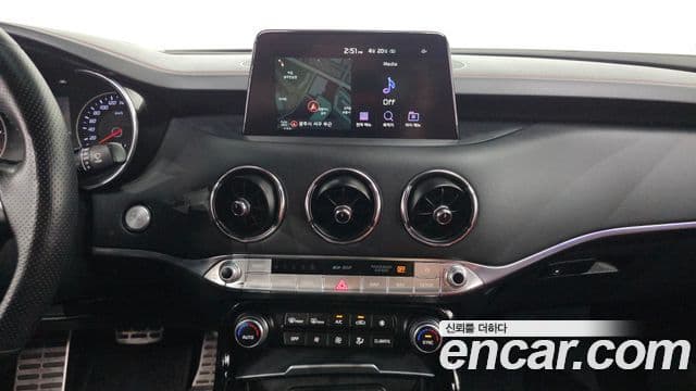Kia Stinger 2020 — Photo 3/20