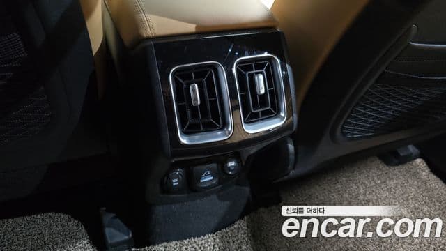 Kia Sorento 2022 — Şəkil 18/20