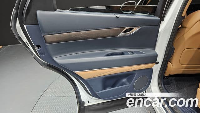 Genesis GV80 2020 — Photo 28/30