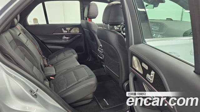 Mercedes-Benz GLE-Class 2025 — Photo 9/17