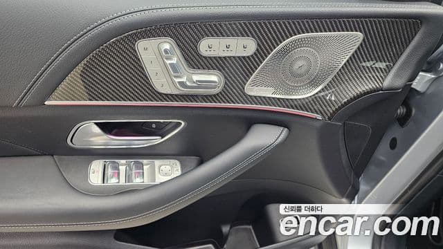 Mercedes-Benz GLE-Class 2025 — Photo 14/17