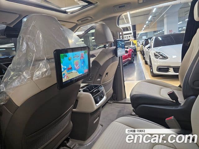 Kia Carnival 2022 — Şəkil 14/20