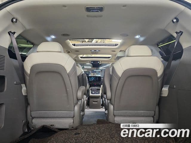 Kia Carnival 2022 — Şəkil 15/20