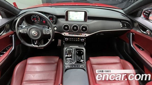 Kia Stinger 2018 — Фото 7/20