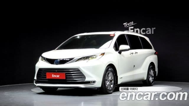 Toyota Sienna 2021 — Şəkil 1/20