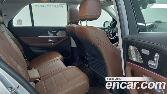 Mercedes-Benz GLE-Class 2025 — Photo 9/17