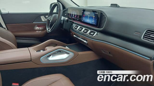 Mercedes-Benz GLE-Class 2025 — Photo 16/17