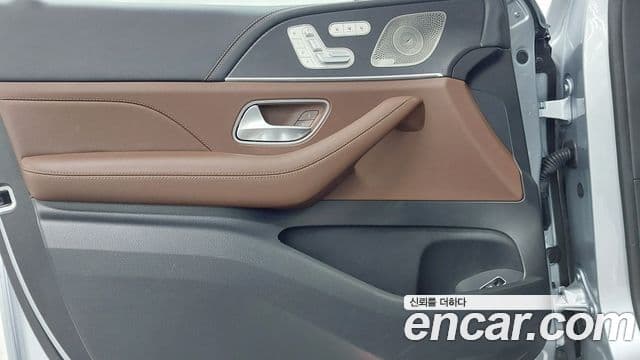 Mercedes-Benz GLE-Class 2025 — Photo 4/17