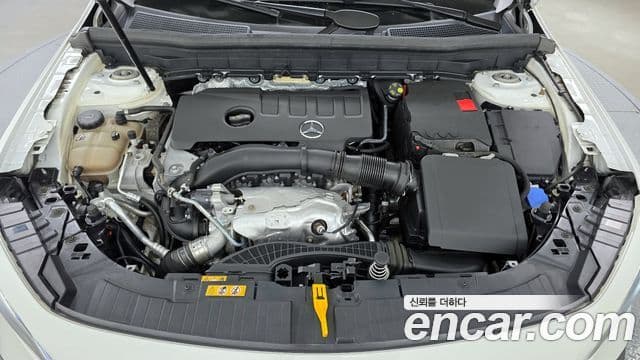 Mercedes-Benz GLB-Class 2021 — Şəkil 5/20