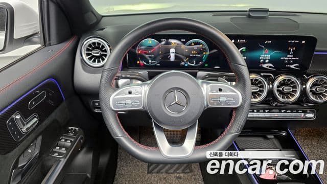 Mercedes-Benz GLB-Class 2021 — Şəkil 13/20