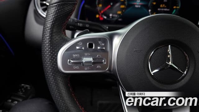 Mercedes-Benz GLB-Class 2021 — Şəkil 17/20