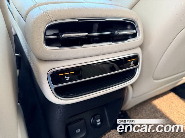 Genesis GV80 2021 — ფოტო 16/20