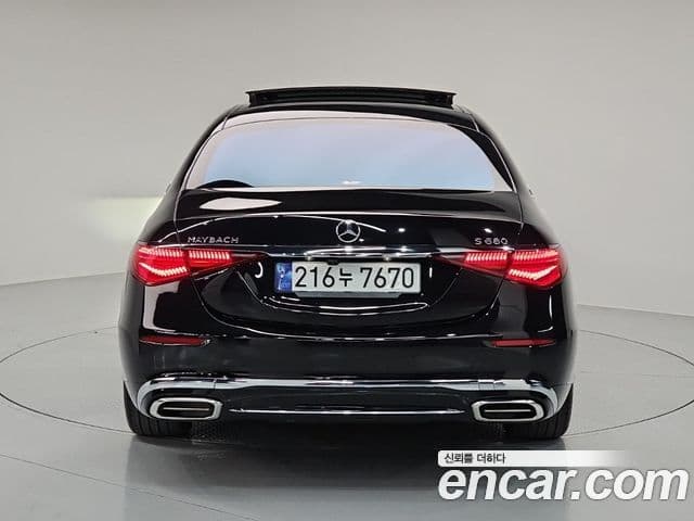 Mercedes-Benz S-Class 2023 — Photo 9/20