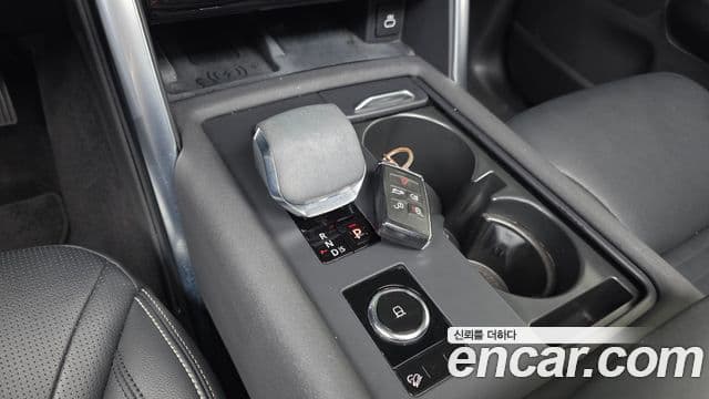 Land Rover Discovery 5 2021 — Şəkil 18/20