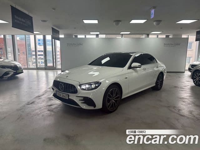 Mercedes-Benz E-Class 2022 — ფოტო 17/17