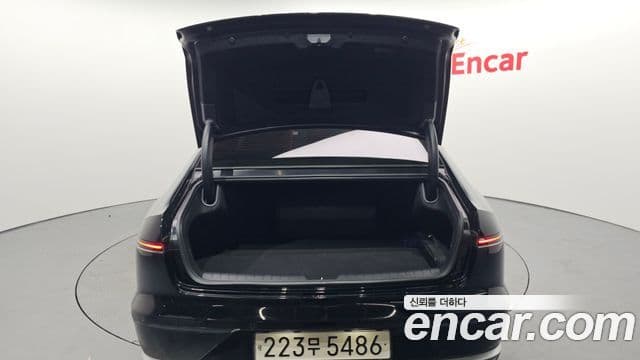 Hyundai Grandeur Hybrid 2023 — Photo 2/20