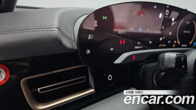 Porsche Taycan 2021 — Photo 25/34