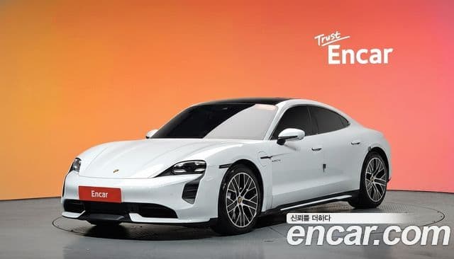 Porsche Taycan 2021 — Photo 24/34