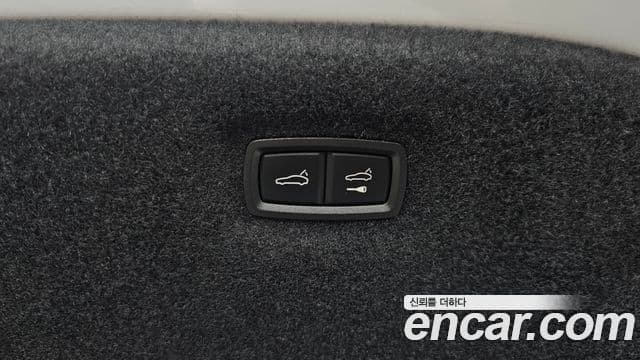 Porsche Taycan 2021 — Photo 6/34