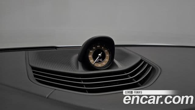 Porsche Taycan 2021 — Photo 4/34
