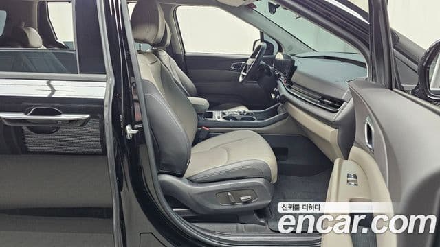 Kia Carnival 2025 — Photo 17/31