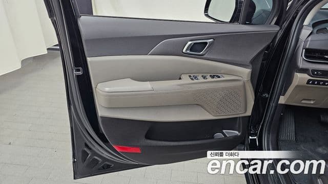 Kia Carnival 2025 — Photo 12/31