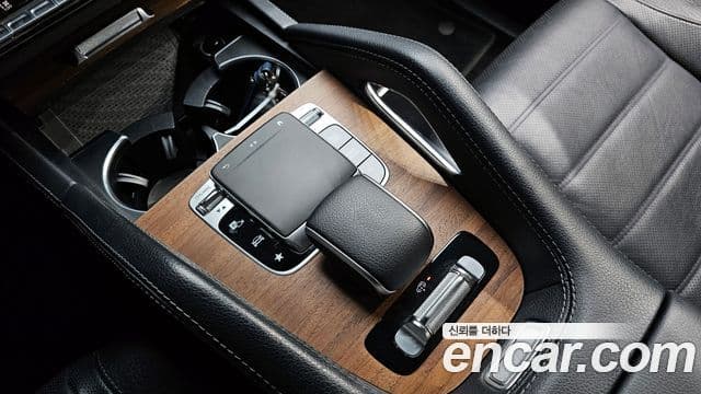 Mercedes-Benz GLE-Class 2019 — ფოტო 18/20