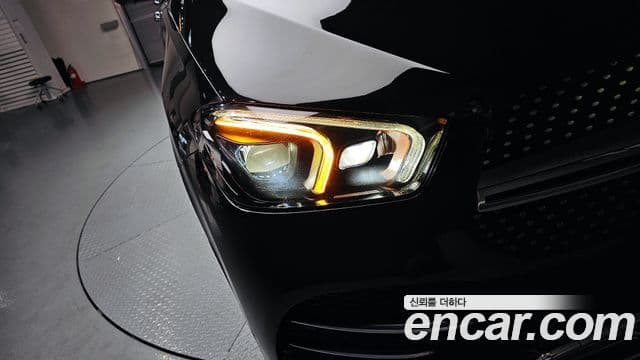Mercedes-Benz GLE-Class 2019 — Photo 24/31