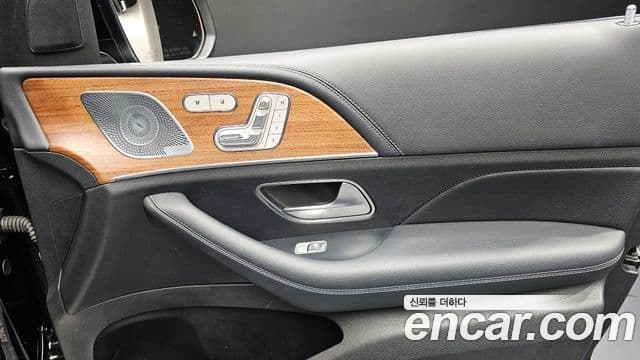 Mercedes-Benz GLE-Class 2019 — Photo 31/31