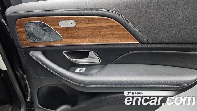 Mercedes-Benz GLE-Class 2019 — Photo 16/31