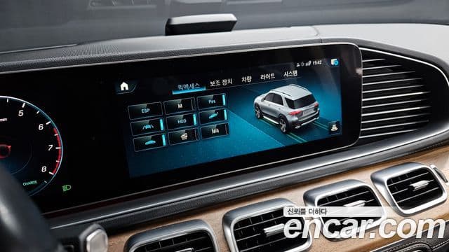 Mercedes-Benz GLE-Class 2019 — Photo 7/31
