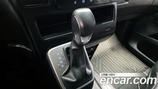 Hyundai Staria 2021 — ფოტო 9/20
