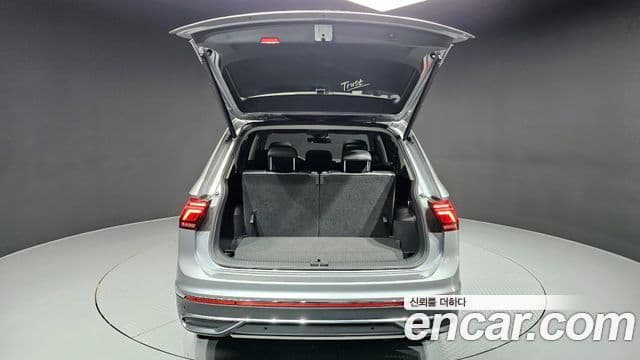 Volkswagen Tiguan Allspace 2022 — Photo 28/40