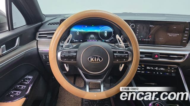 Kia K5 2021 — ფოტო 13/20