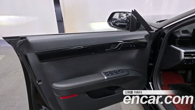 Hyundai Grandeur Hybrid 2023 — Şəkil 29/33