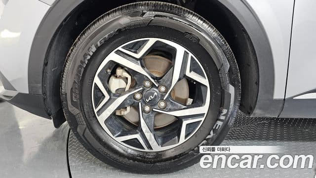 Kia Sportage 2022 — ფოტო 5/20