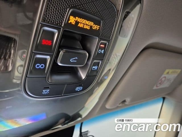 Genesis GV70 2021 — ფოტო 17/20