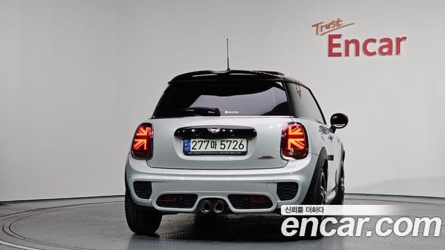 Mini Cooper S 2021 — ფოტო 4/20
