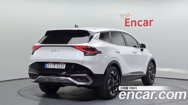 Kia Sportage 2021 — Фото 2/20