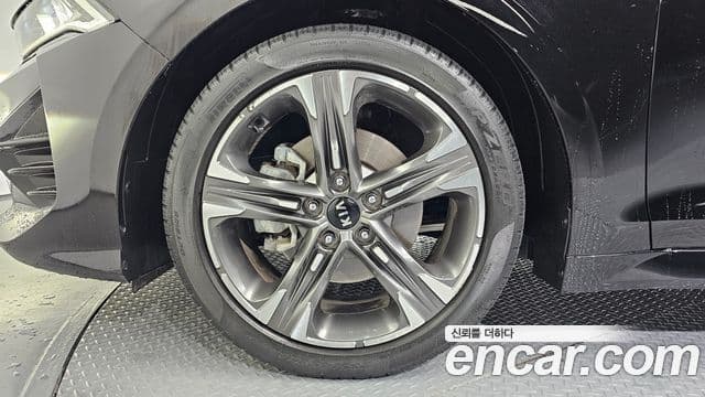 Kia K5 2021 — ფოტო 5/20