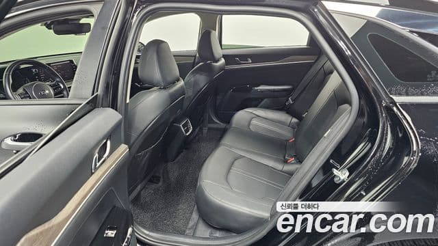 Kia K5 2021 — ფოტო 12/20