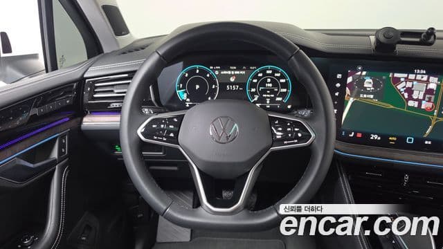 Volkswagen Touareg 2024 — ფოტო 13/20