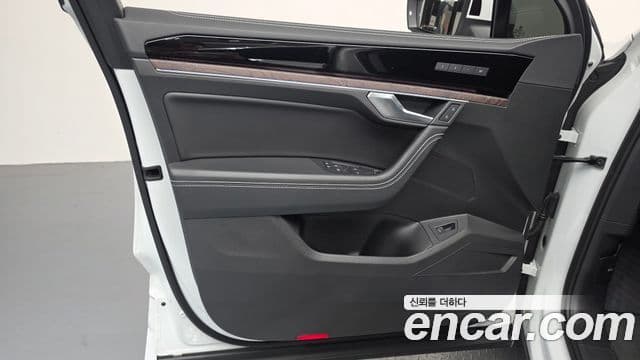 Volkswagen Touareg 2024 — Photo 31/32