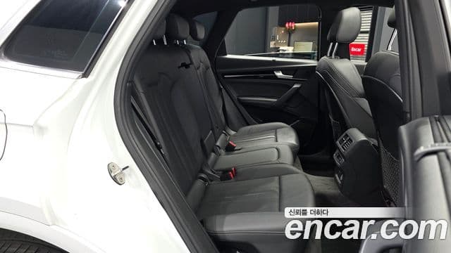 Audi Q5 2021 — Şəkil 12/20