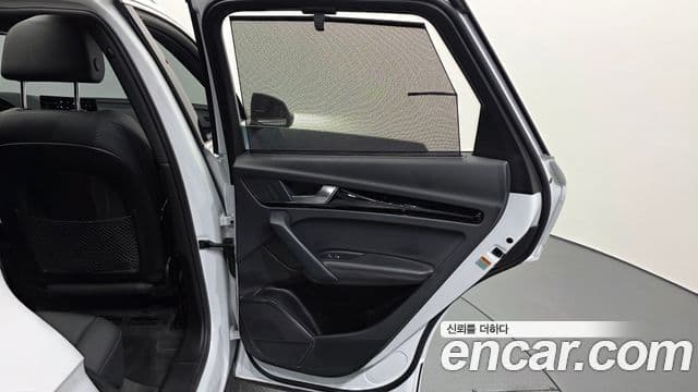 Audi Q5 2021 — Şəkil 9/33