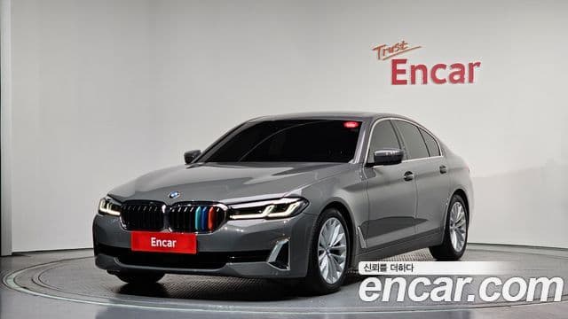 BMW 5 Series 2022 — Şəkil 9/20