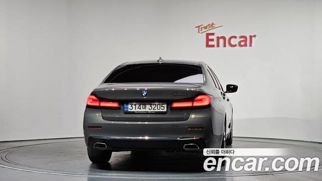 BMW 5 Series 2022 — Şəkil 3/20