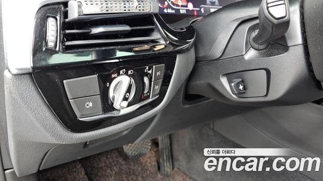 BMW 5 Series 2022 — Photo 26/34
