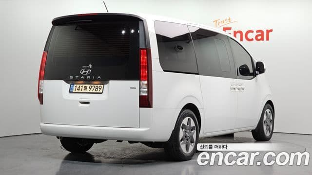 Hyundai Staria 2022 — ფოტო 2/20