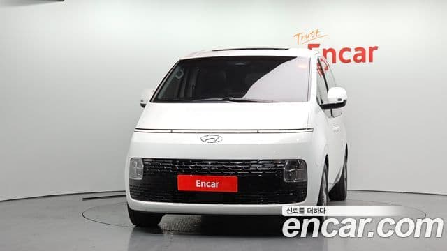 Hyundai Staria 2022 — ფოტო 3/20